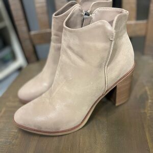 MIA Beige Ankle heel Boots Women’s Size 9